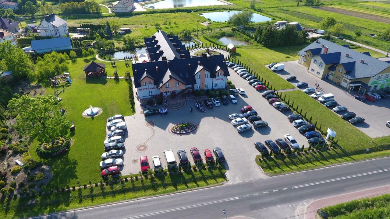 Hotel Restauracja Lorenzo Стопниця Екстер'єр фото