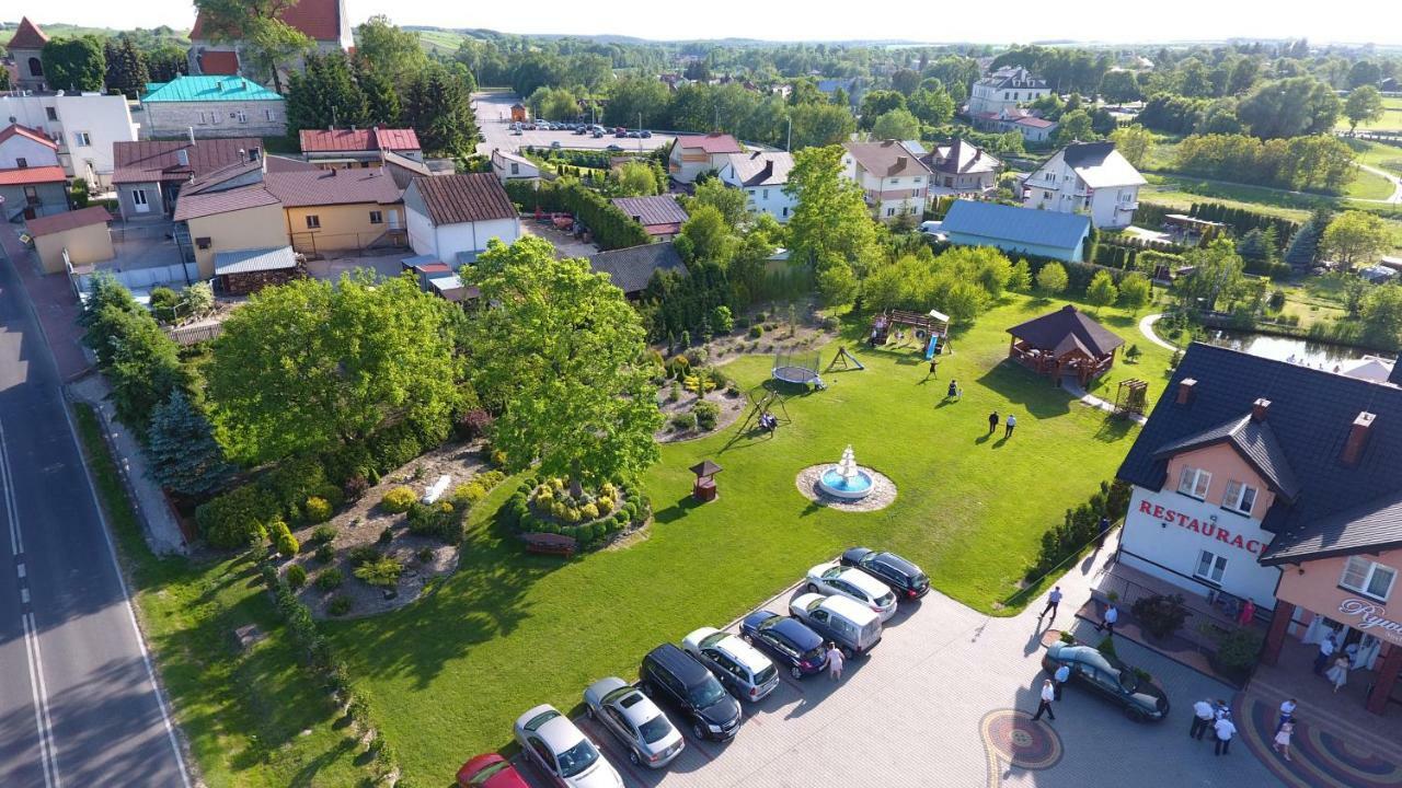 Hotel Restauracja Lorenzo Стопниця Екстер'єр фото